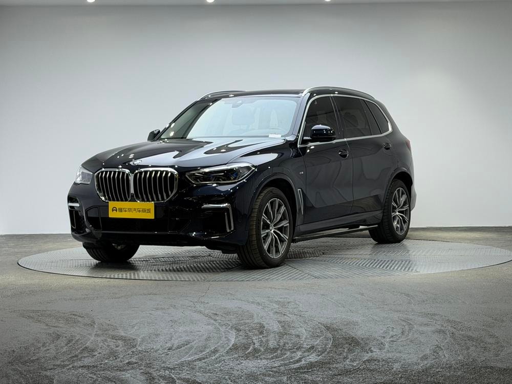 BMW X5 2022 — фото автомобиля