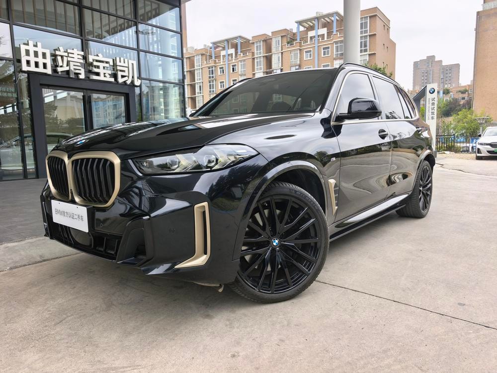 BMW X5 2024 — фото автомобиля