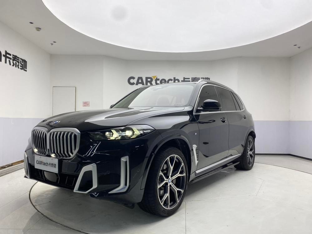 BMW X5 2025 — фото автомобиля