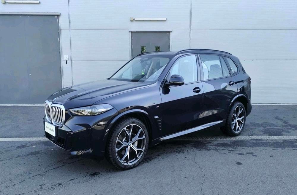 BMW X5 2025 — фото автомобиля