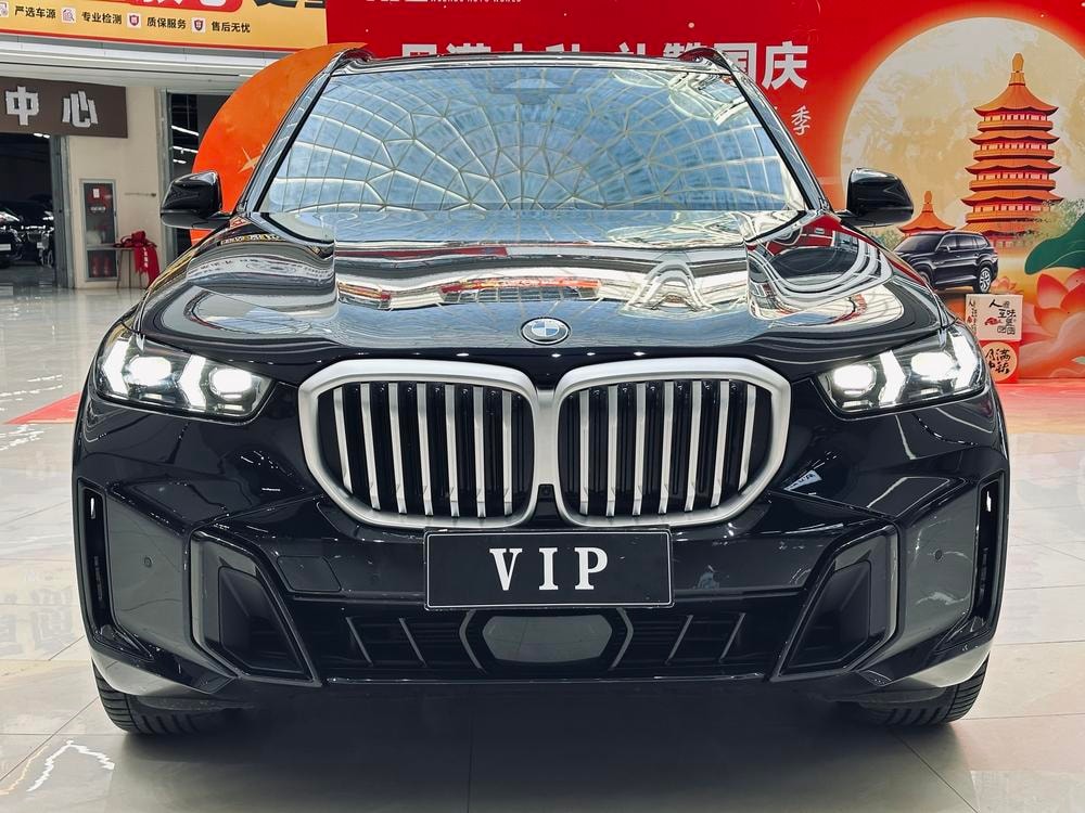 BMW X5 2023 — фото автомобиля