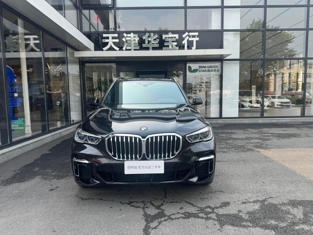 BMW X5 2022 — фото автомобиля