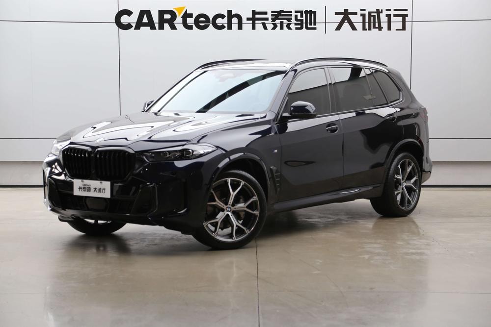 BMW X5 2023 — фото автомобиля