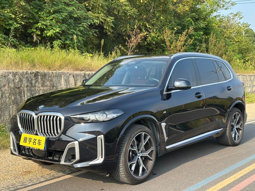 BMW X5 2023 — фото автомобиля