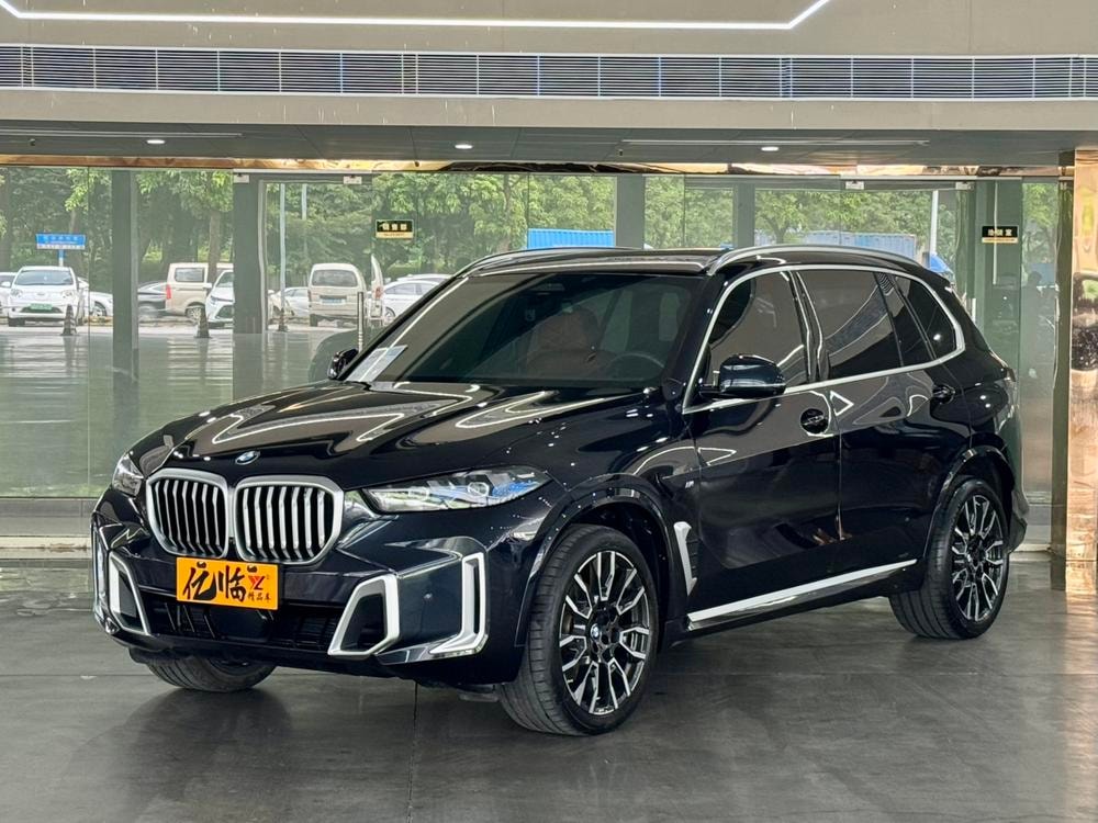 BMW X5 2023 — фото автомобиля