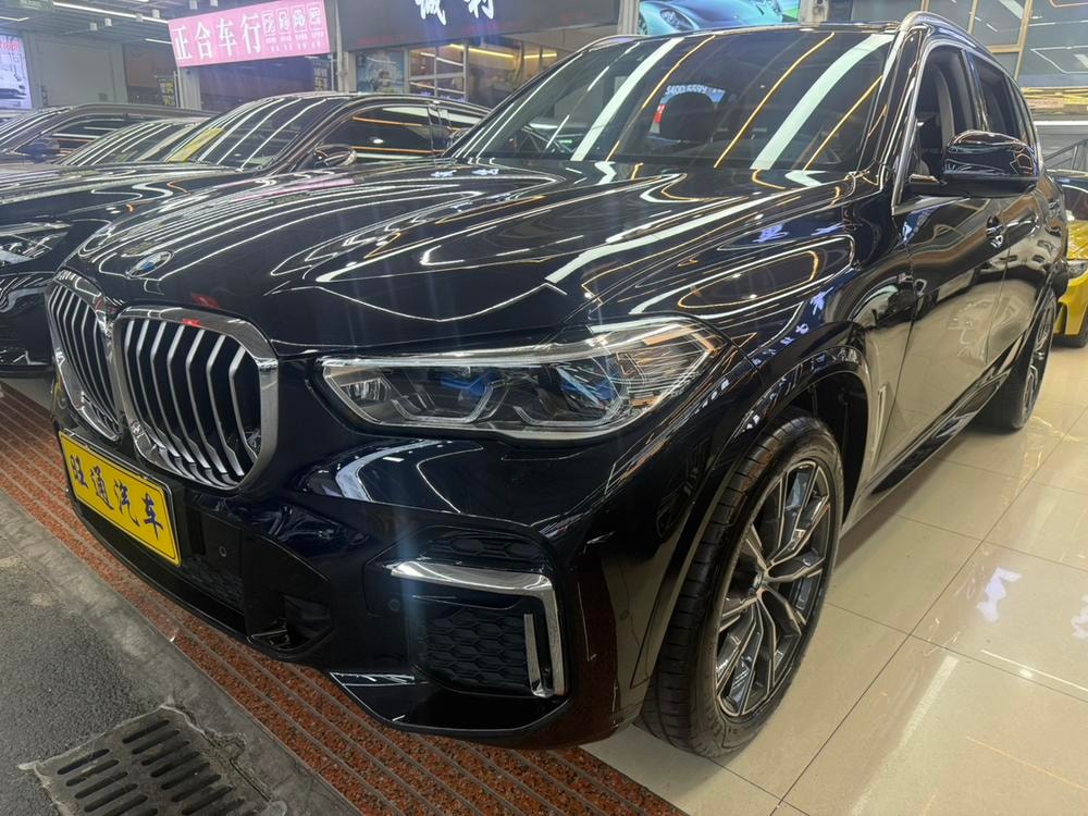 BMW X5 2022 — фото автомобиля