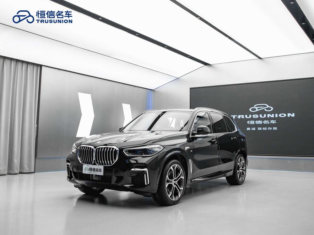 BMW X5 2022 — фото автомобиля