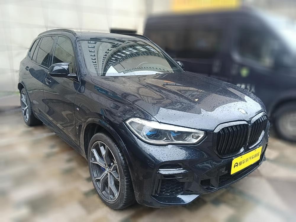 BMW X5 2022 — фото автомобиля