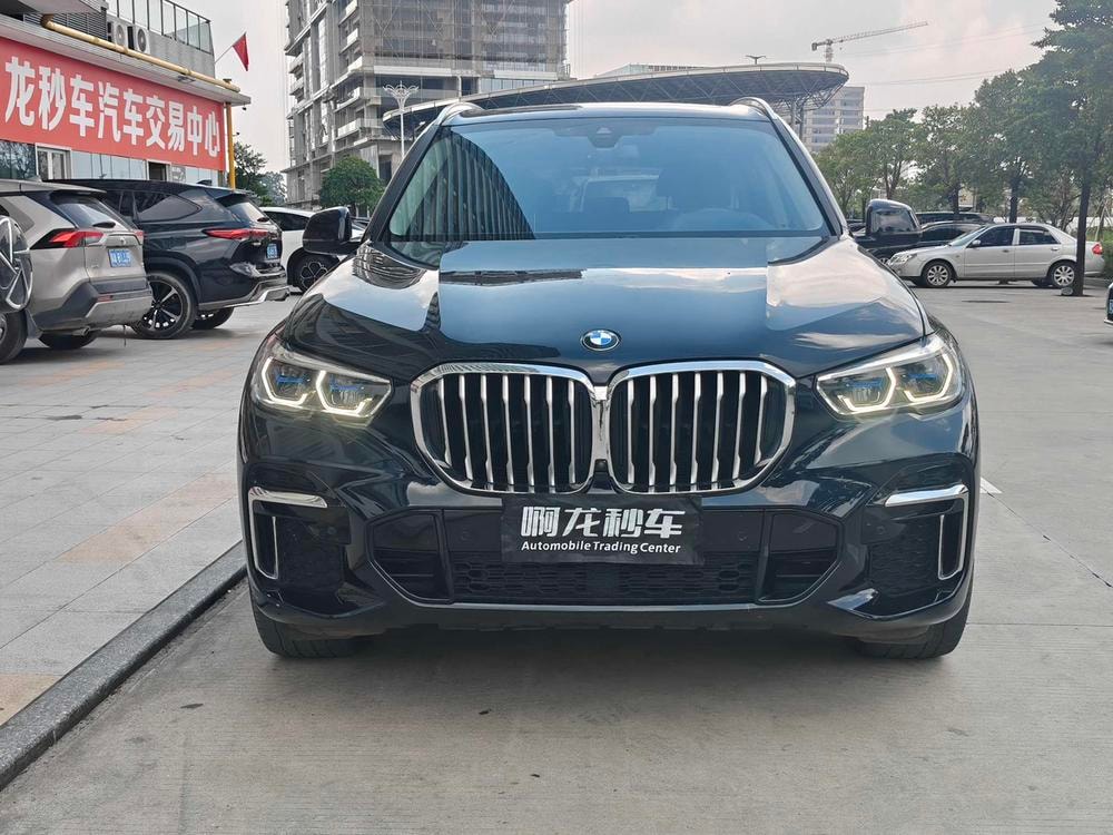 BMW X5 2022 — фото автомобиля