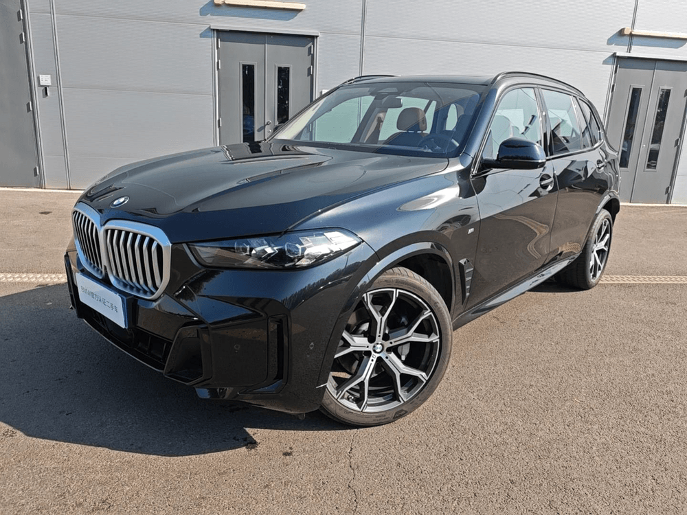 BMW X5 2025 — фото автомобиля