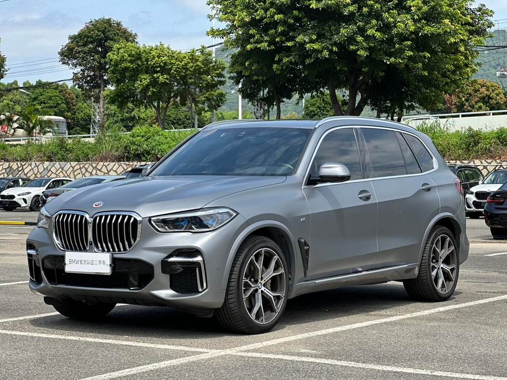 BMW X5 2022 — фото автомобиля