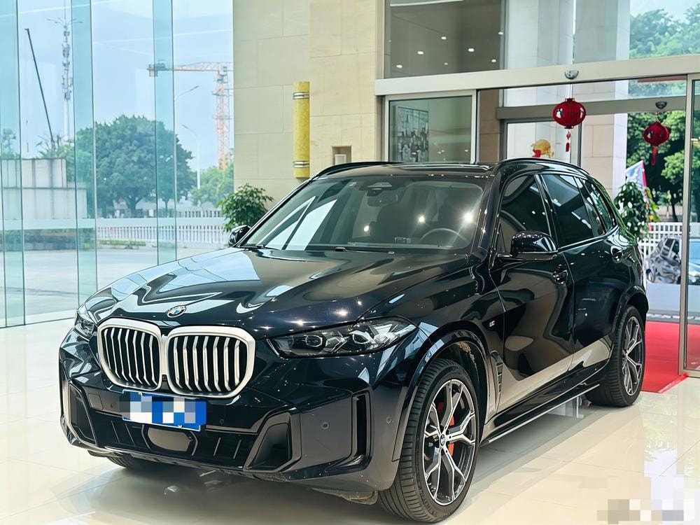 BMW X5 2023 — фото автомобиля