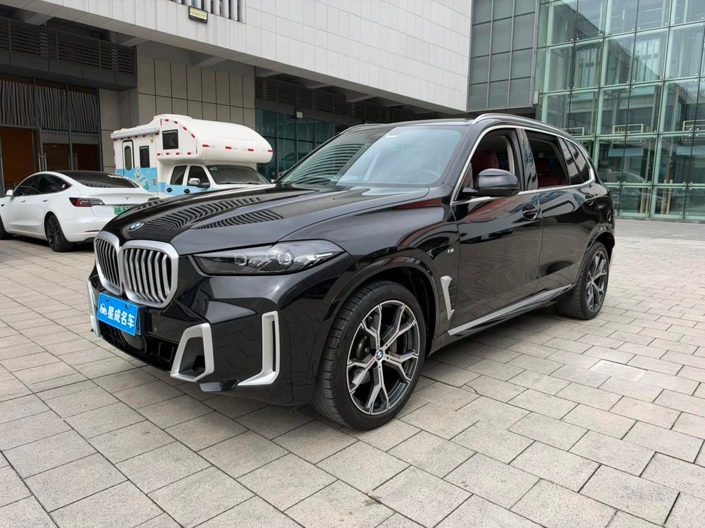 BMW X5 2023 — фото автомобиля