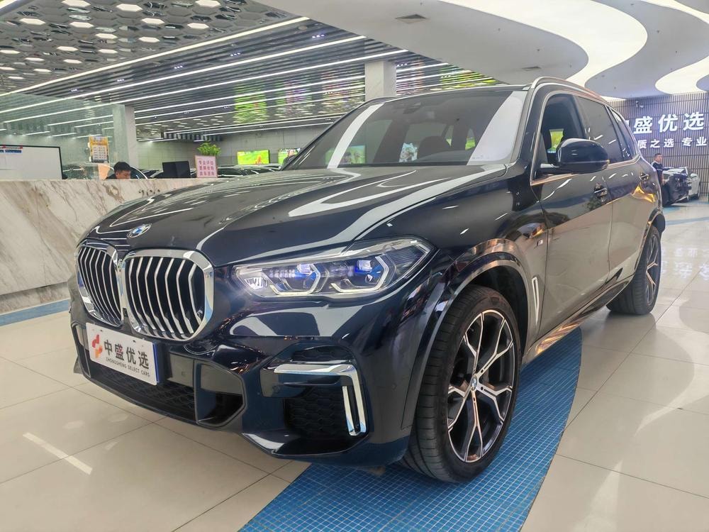 BMW X5 2022 — фото автомобиля