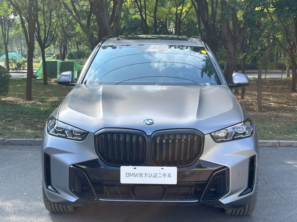 BMW X5 2025 — фото автомобиля