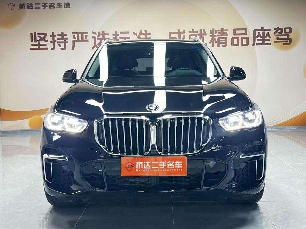 BMW X5 2022 — фото автомобиля