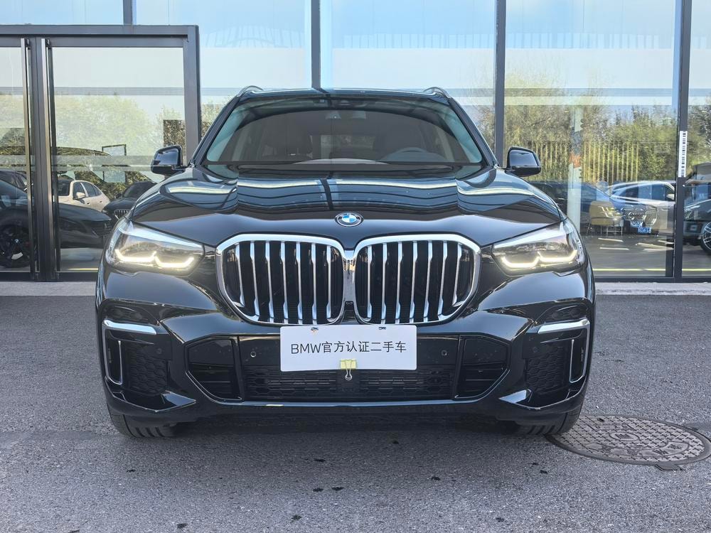 BMW X5 2022 — фото автомобиля