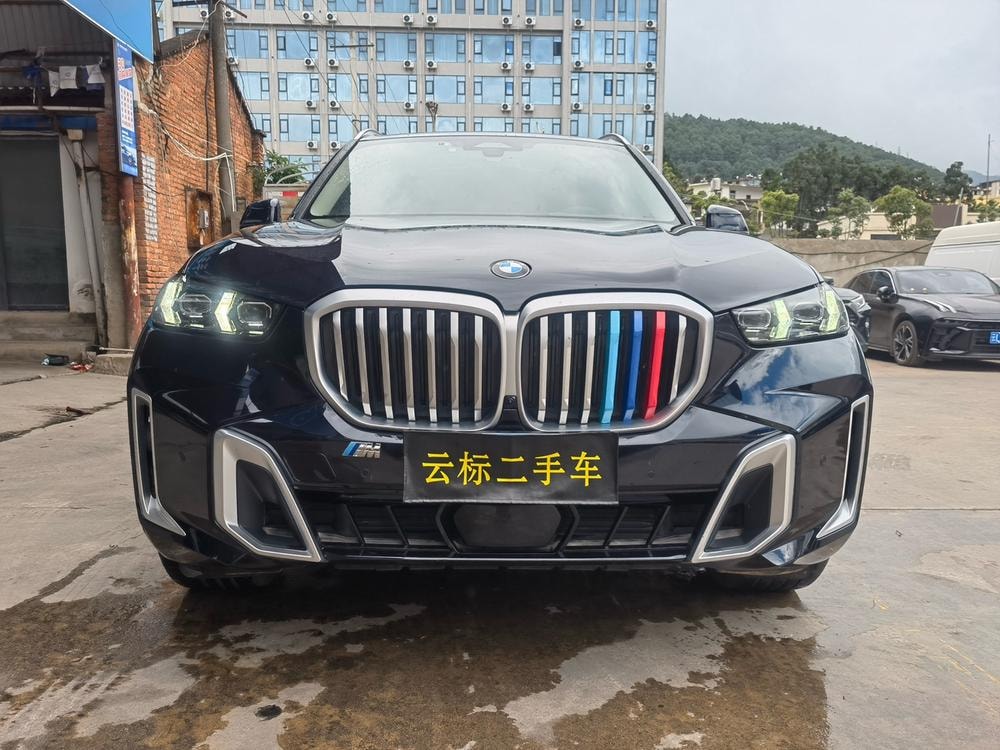 BMW X5 2025 — фото автомобиля
