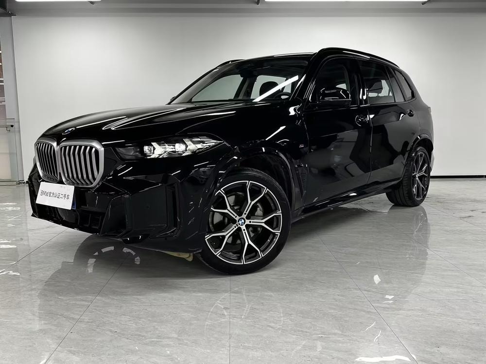 BMW X5 2025 — фото автомобиля