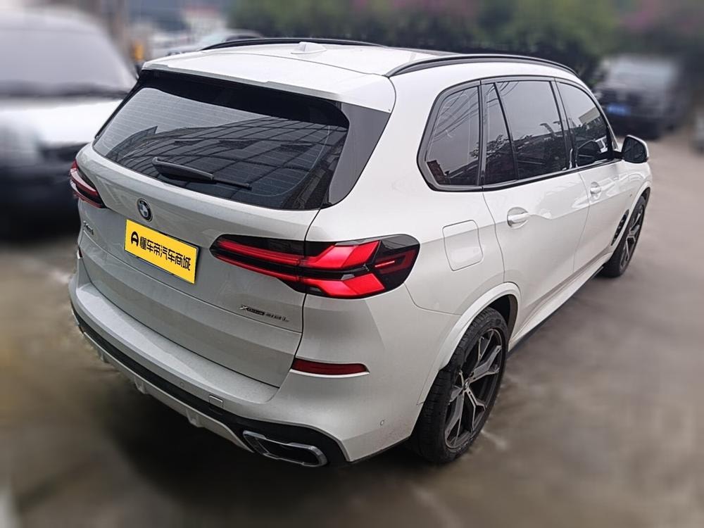BMW X5 2023 — фото автомобиля