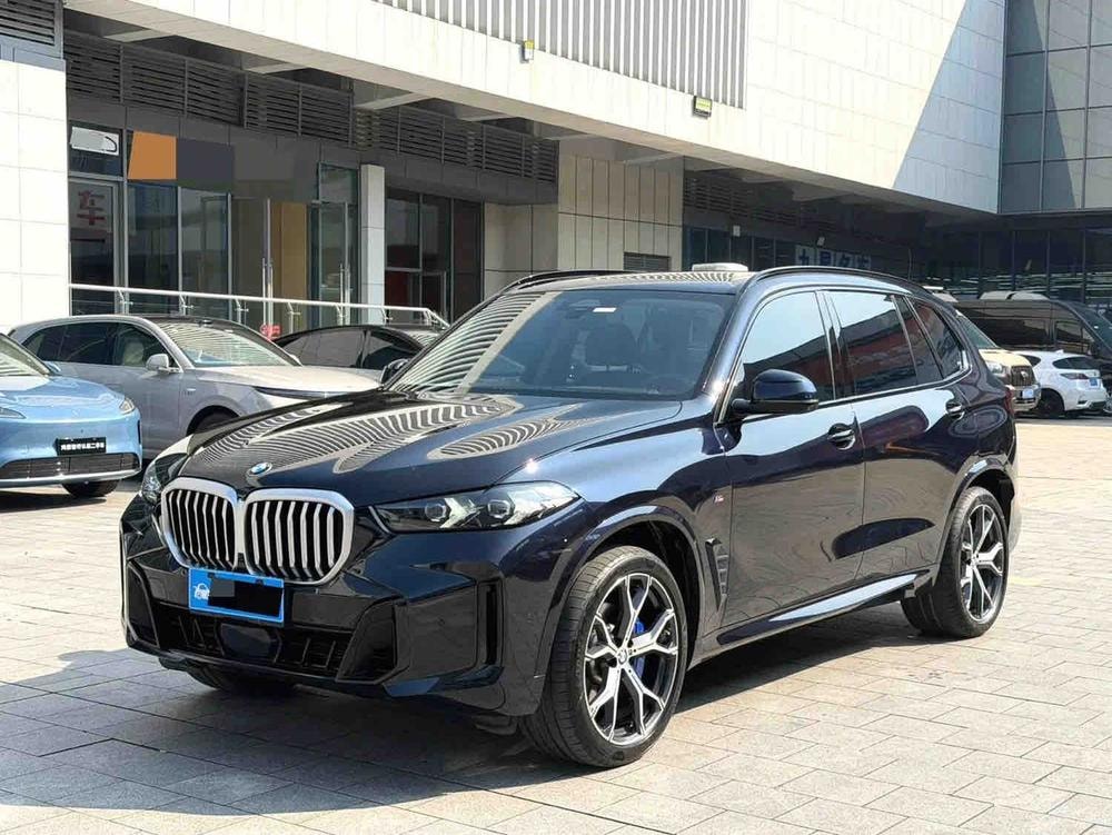 BMW X5 2023 — фото автомобиля
