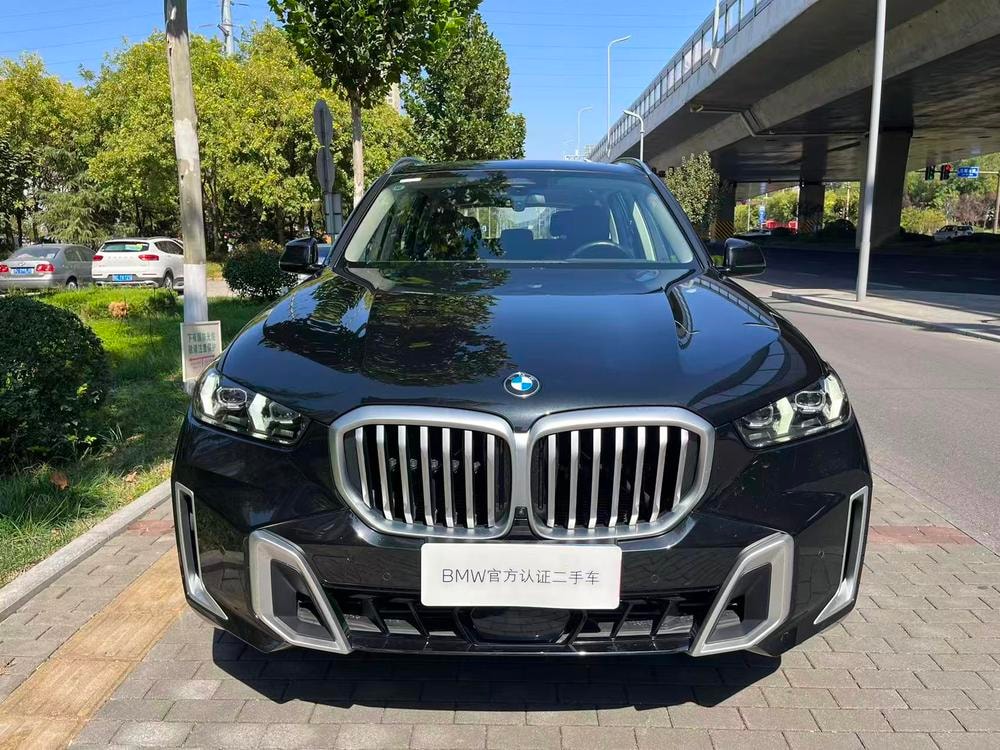 BMW X5 2025 — фото автомобиля