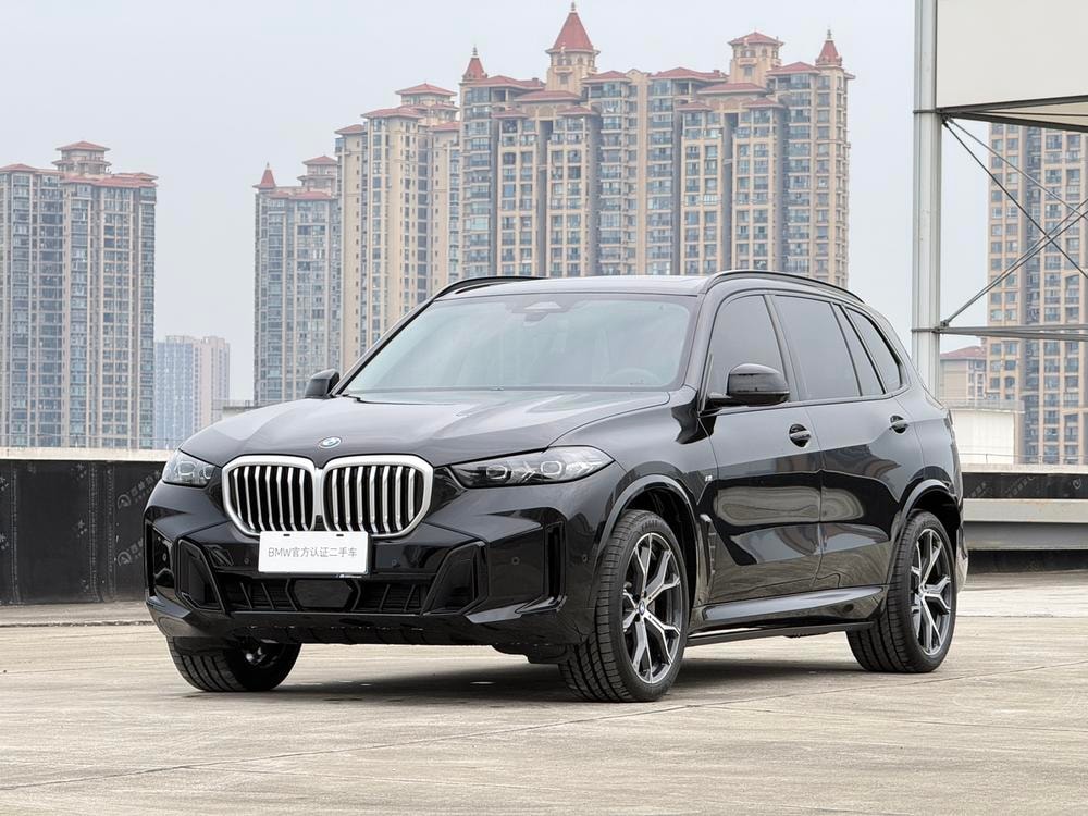 BMW X5 2025 — фото автомобиля