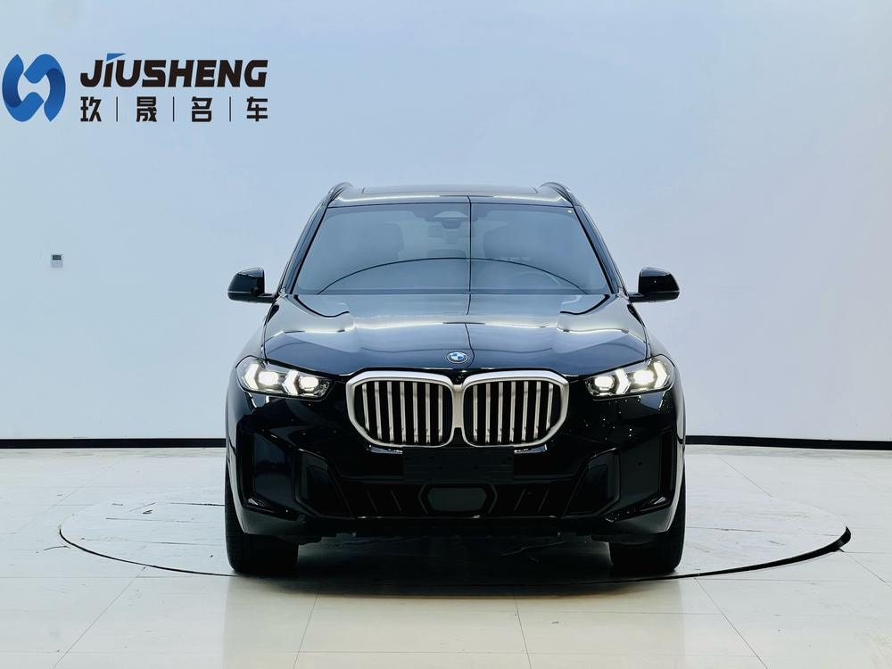 BMW X5 2023 — фото автомобиля