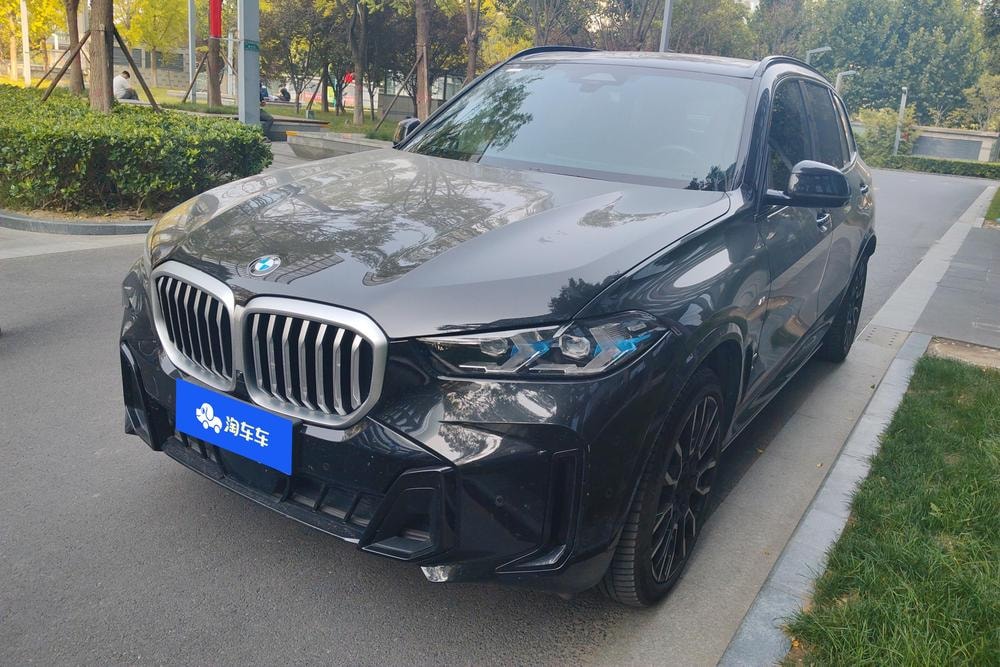 BMW X5 2023 — фото автомобиля 1