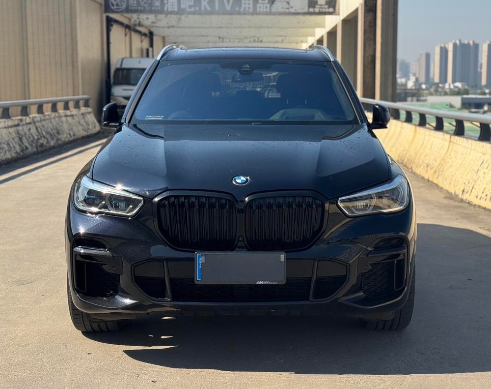 BMW X5 2022 — фото автомобиля