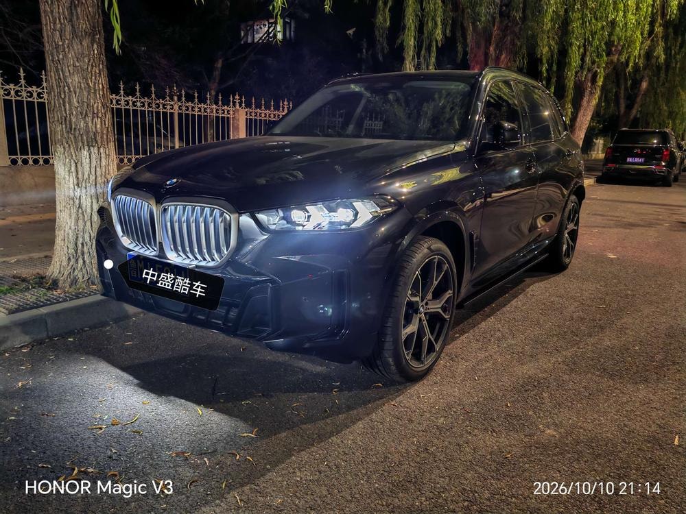 BMW X5 2026 — фото автомобиля