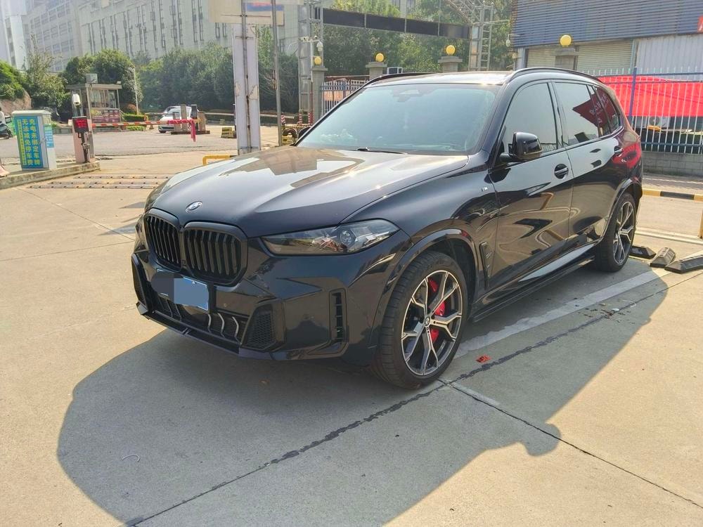 BMW X5 2023 — фото автомобиля