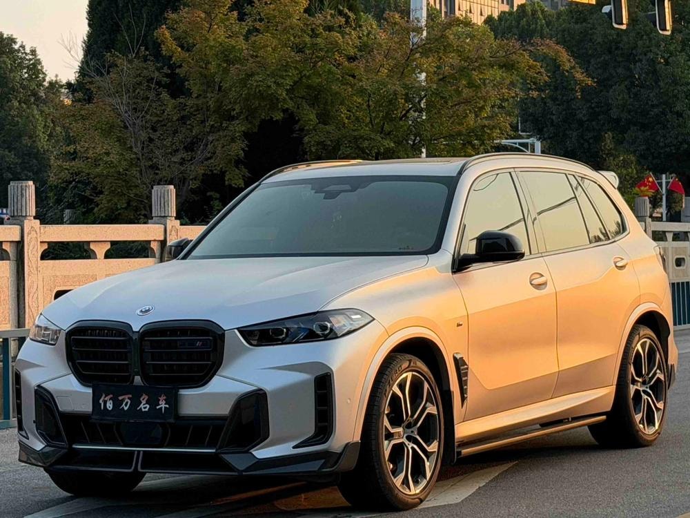 BMW X5 2023 — фото автомобиля 1