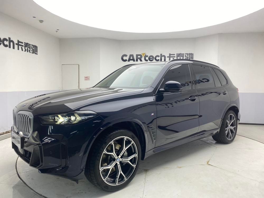 BMW X5 2026 — фото автомобиля 1