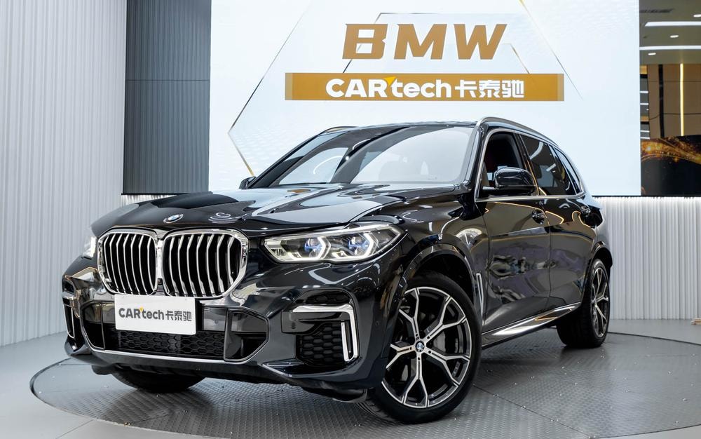 BMW X5 2022 — фото автомобиля 1