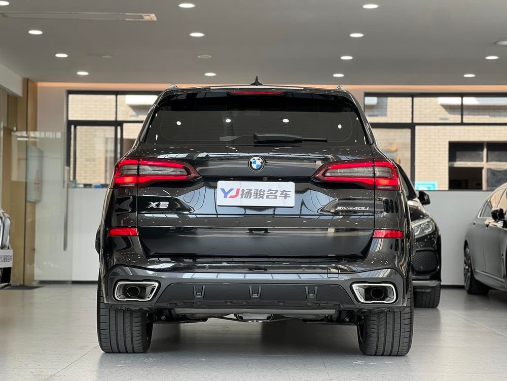 BMW X5 2022 — фото автомобиля 1