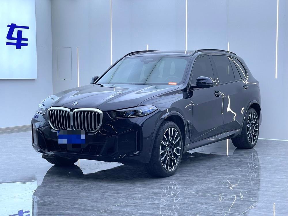 BMW X5 2023 — фото автомобиля 1
