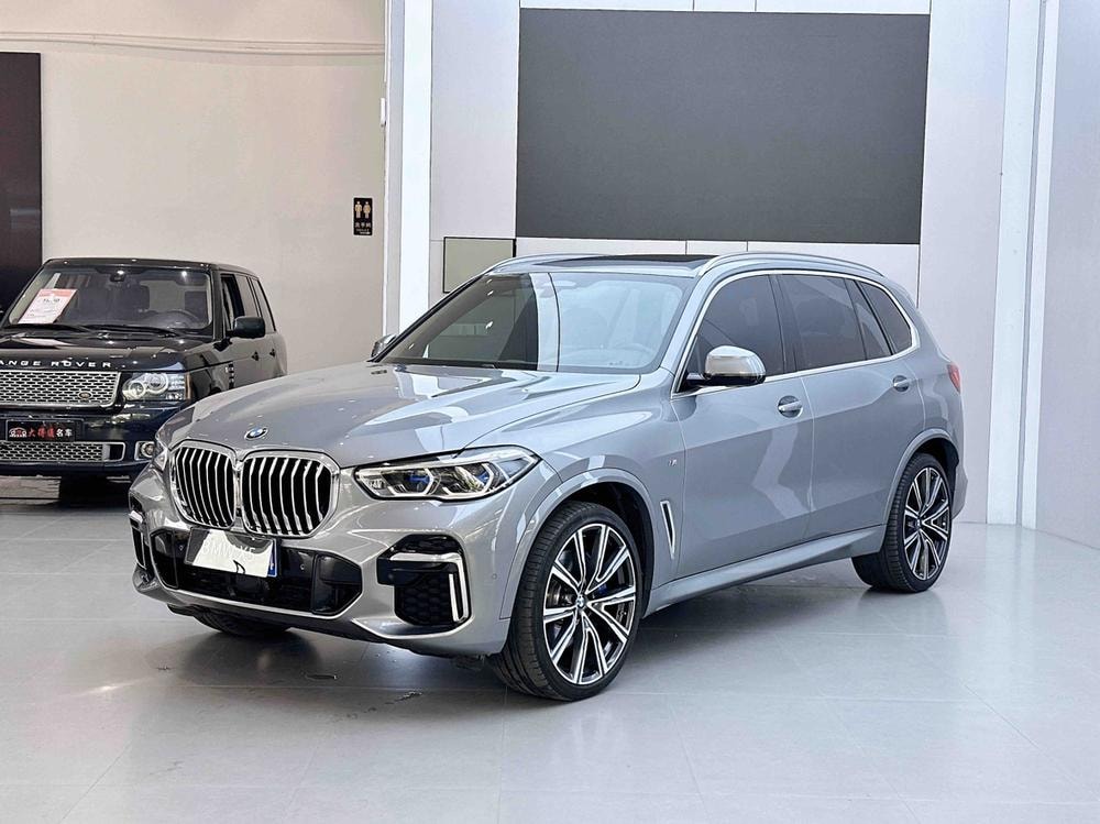 BMW X5 2022 — фото автомобиля