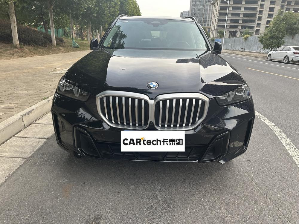 BMW X5 2025 — фото автомобиля 1