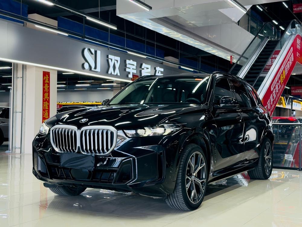 BMW X5 2023 — фото автомобиля 1