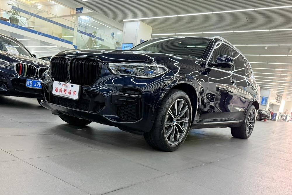 BMW X5 2022 — фото автомобиля