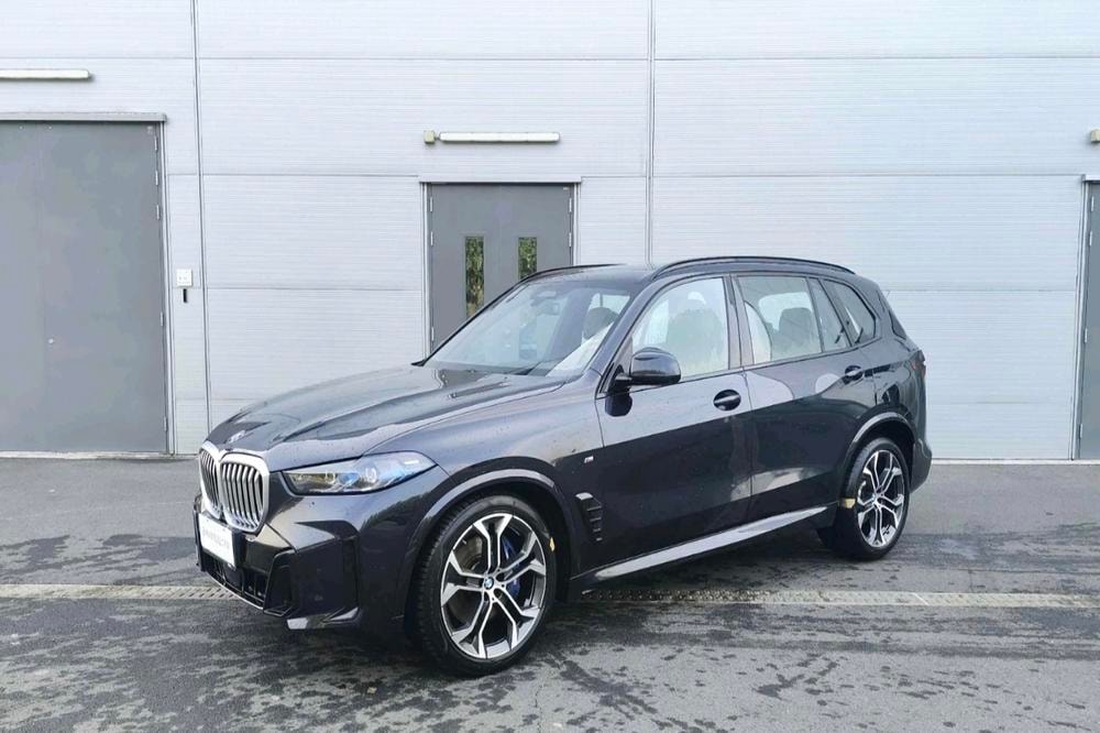 BMW X5 2025 — фото автомобиля 1