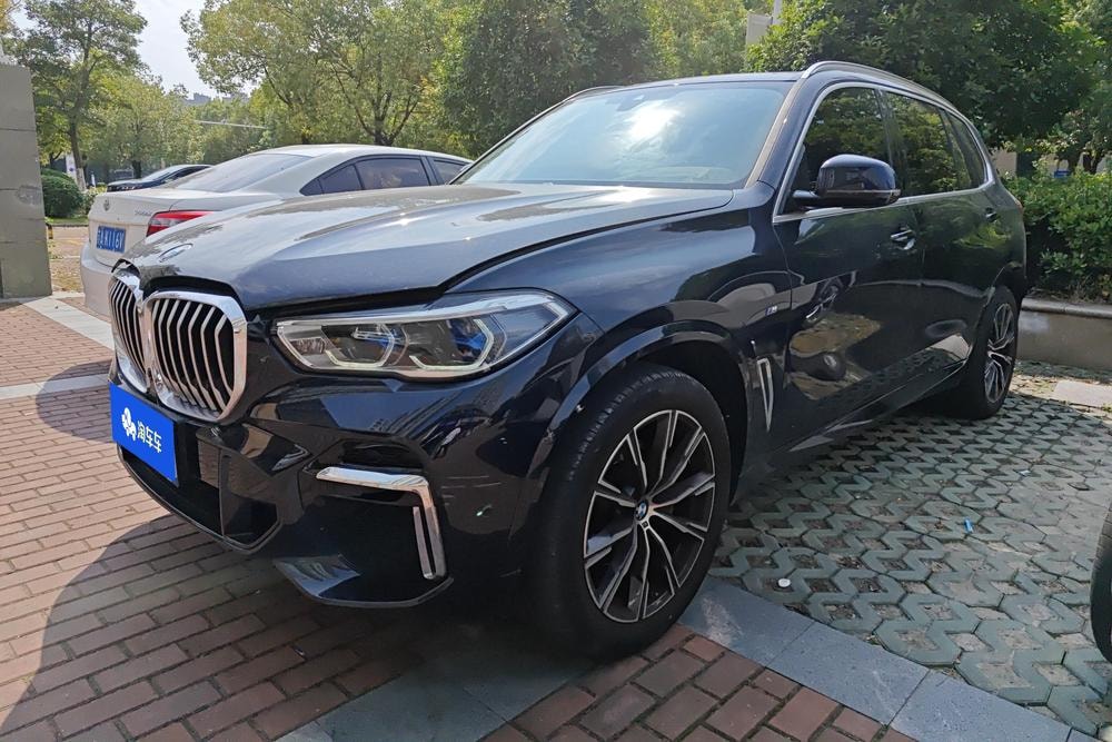 BMW X5 2022 — фото автомобиля 1