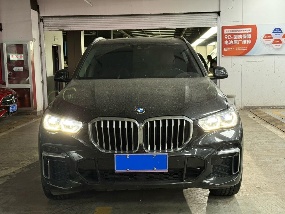 BMW X5 2022 — фото автомобиля 1