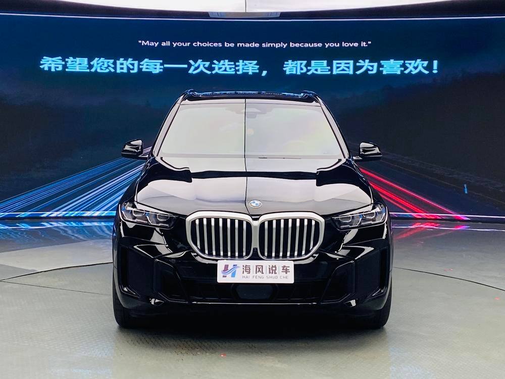 BMW X5 2023 — фото автомобиля