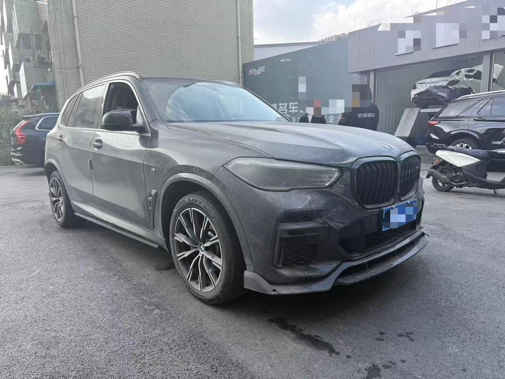 BMW X5 2022 — фото автомобиля