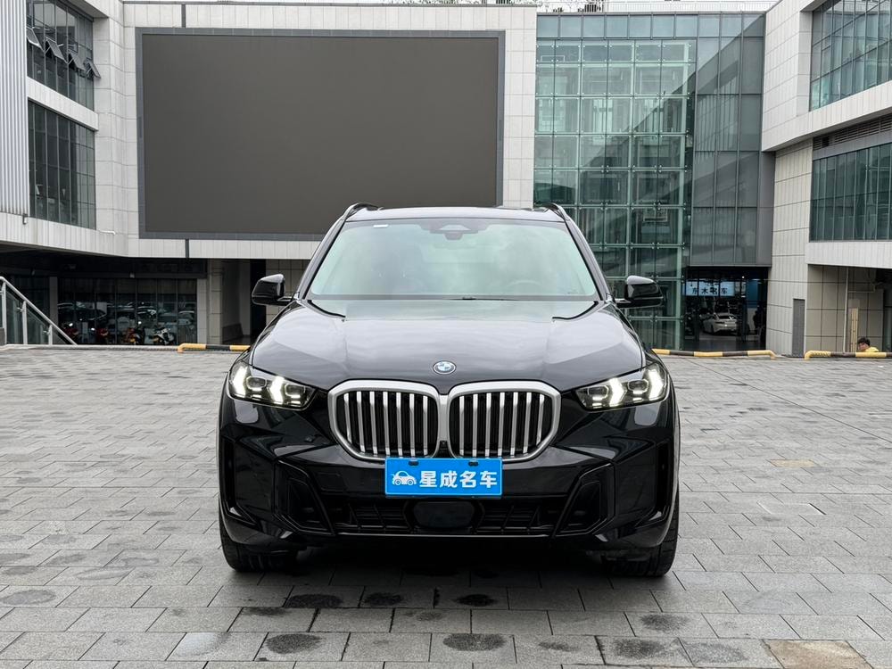 BMW X5 2023 — фото автомобиля