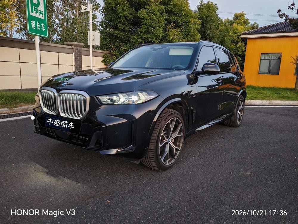 BMW X5 2026 — фото автомобиля 1