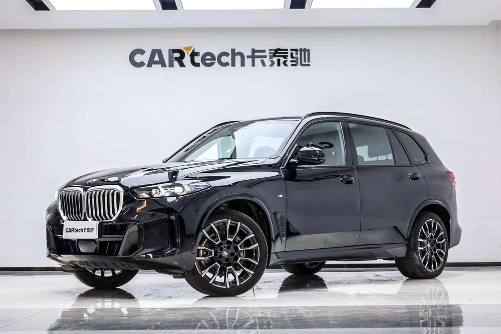 BMW X5 2023 — фото автомобиля 1