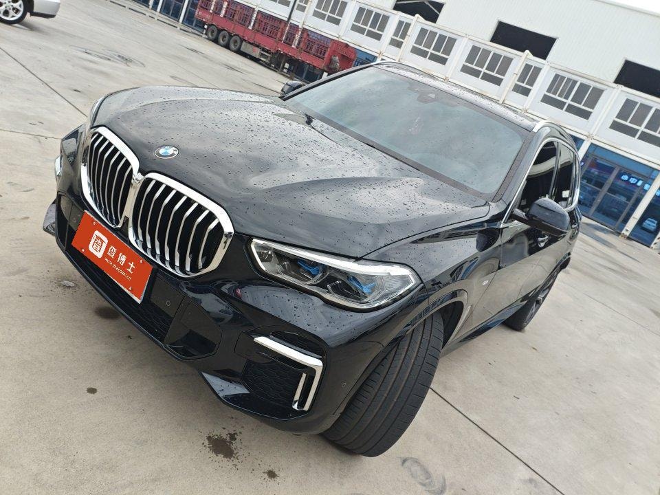 BMW X5 2022 — фото автомобиля